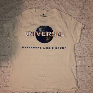 Universal graphic tee